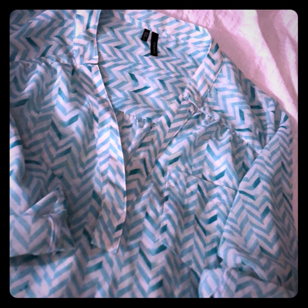 Printed blue and white blouse